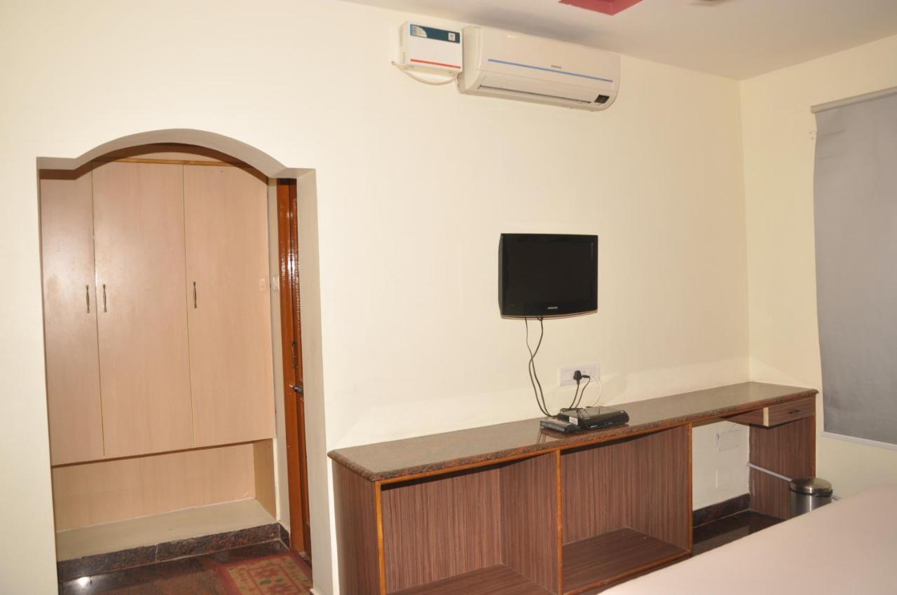 Hotel Pams Mayiladuthurai Ngoại thất bức ảnh