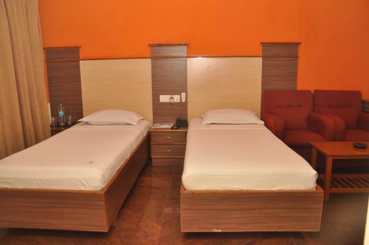 Hotel Pams Mayiladuthurai Ngoại thất bức ảnh