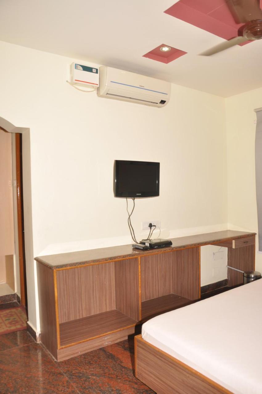 Hotel Pams Mayiladuthurai Ngoại thất bức ảnh